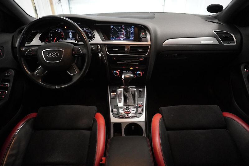 Audi A4 2.0 TFSI 162kW QUATTRO S-LINE - fotka 20 z 27