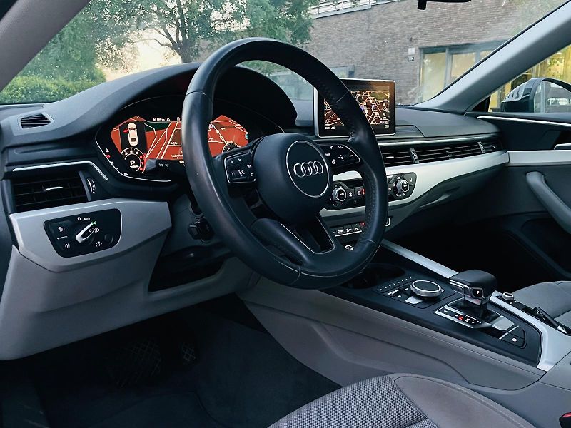 Audi A5 2.0i 140KW AUT KAMERY VÝHŘEV - fotka 27 z 52