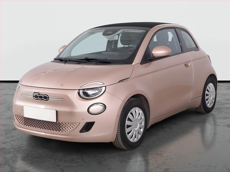 Fiat 500e (2023) 42 kWh, SoH 96% - fotka 2 z 20