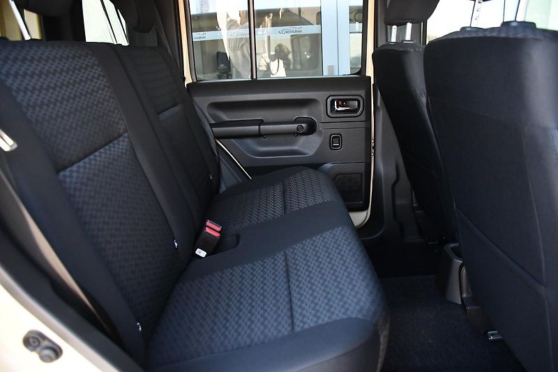 Suzuki Jimny 1,5 GLX AUTOMAT  - fotka 20 z 36