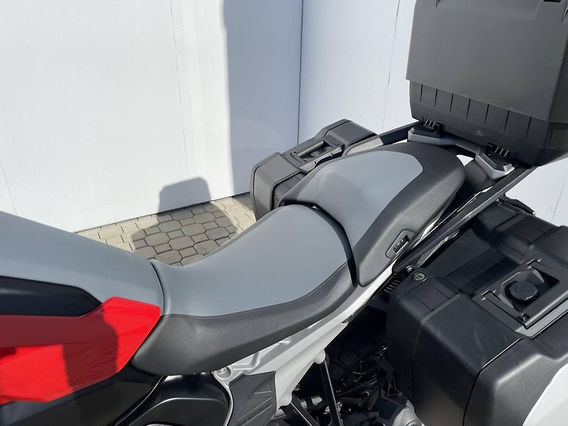 BMW (2026) R 1300 GS - fotka 11 z 16