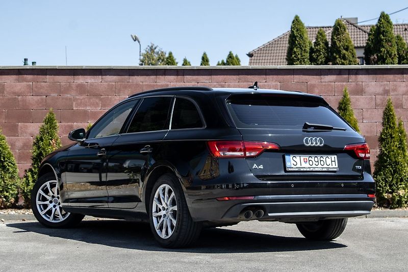 Audi A4 - fotka 7 z 27