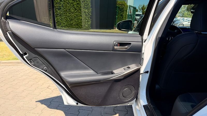 Lexus IS 300h 300H 2,5 F SPORT PLUS - fotka 22 z 26