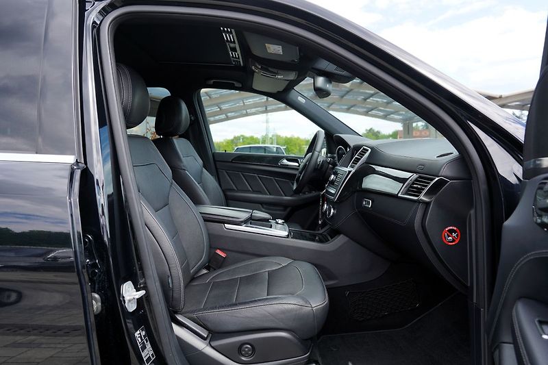 Mercedes-Benz GL 350d/4Matic/AMG/ČR/DPH - fotka 33 z 47