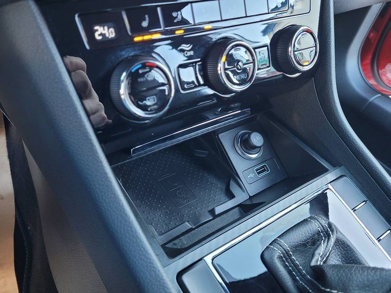 Škoda Superb 2.0 TDI DSG7 140kW Sportline 4 - fotka 44 z 62