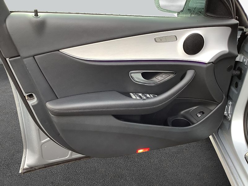Mercedes-Benz Třídy E E 220 d T 9G-TRONIC Avantgarde - fotka 15 z 36