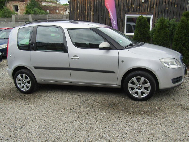 Škoda Roomster (2007) 1.6 16V 77kW - fotka 8 z 36