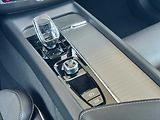 Volvo XC60 PLUS DARK B4 AWD - náhled 11