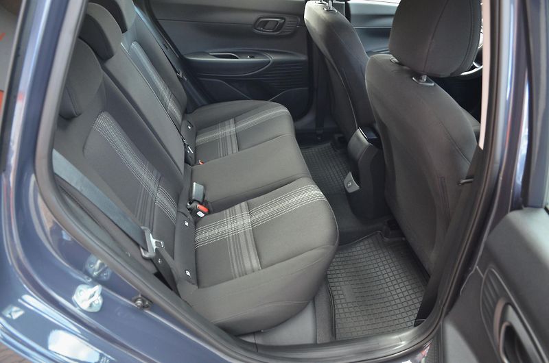 Hyundai i20 (2024) 1.2i 62kW / ČR / 8.000km - fotka 14 z 37