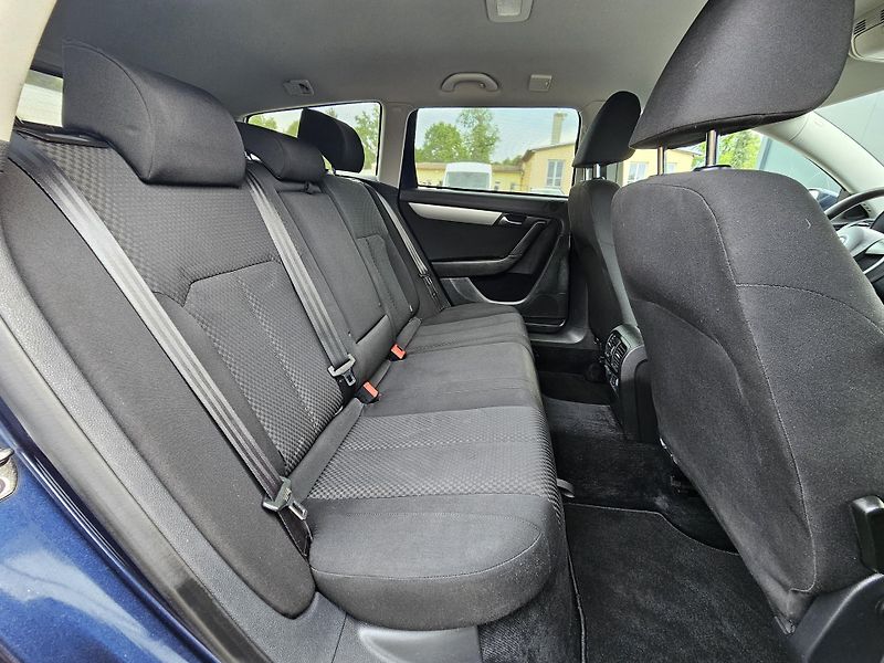 Volkswagen Passat 1.4 TSI 90kW,NAVI,VÝHŘEVY - fotka 35 z 50