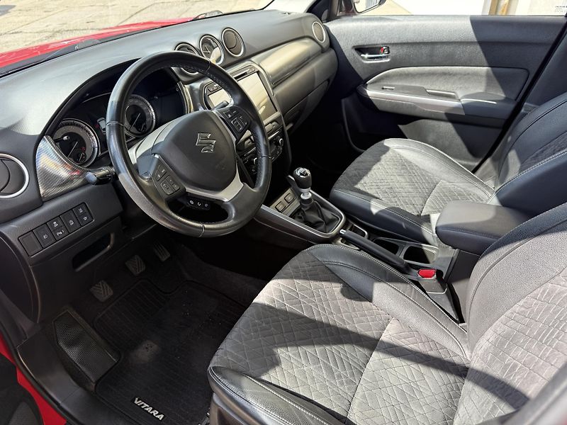 Suzuki Vitara 1.4 BoosterJet 95kW Elegance - fotka 10 z 23