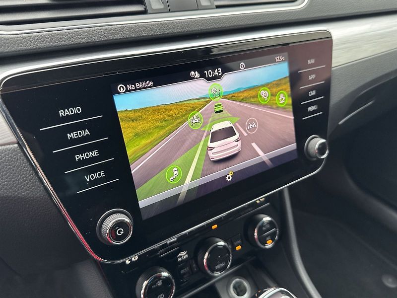 Škoda Superb (2021) Combi 2.0 TDI DSG Ambition - fotka 14 z 31