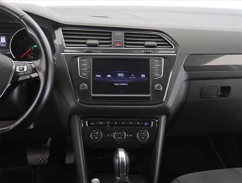 Volkswagen Tiguan (2016) R-Line 2.0 TSI - fotka 12 z 24