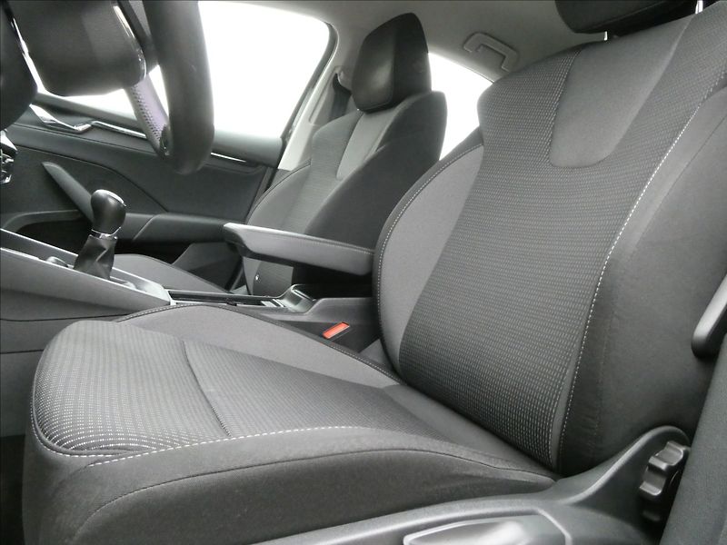 Škoda Octavia 2,0 TDi 110kW serviska,ČR,DPH - fotka 36 z 46
