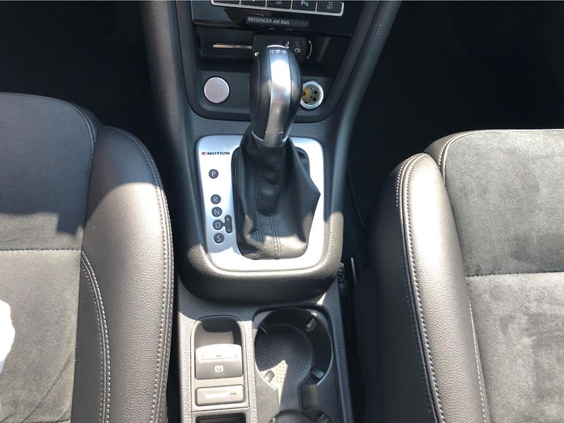 Volkswagen Sharan 2,0 TDI DSG 4motion Highline - fotka 21 z 29