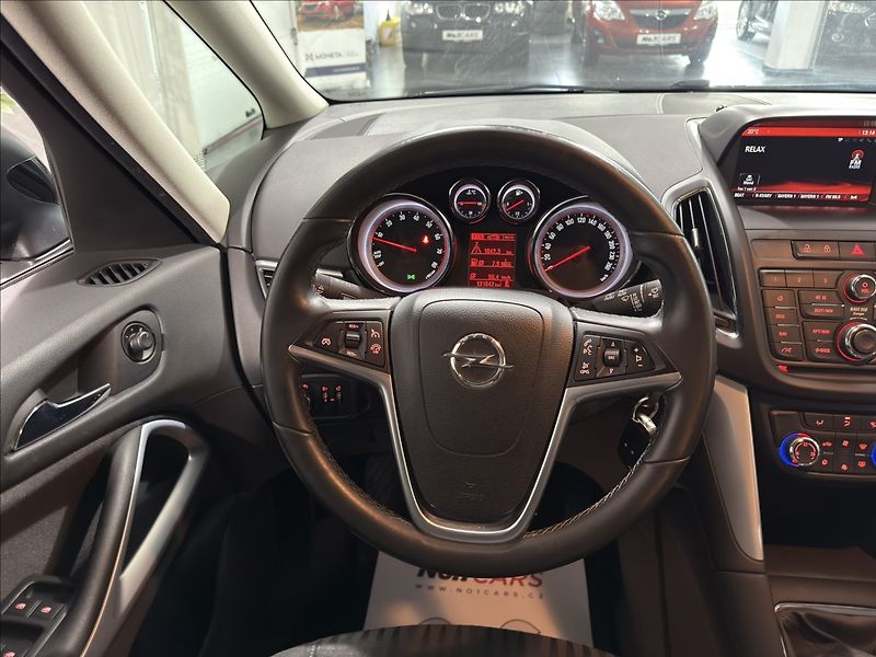 Opel Zafira 1,4   TURBO KAMERA XEN 7 MÍST - fotka 19 z 27