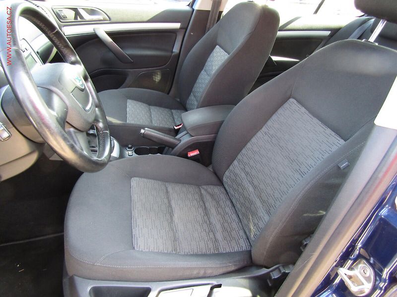 Škoda Octavia (2011) 1.4TSi, ČR, Ambiente - fotka 9 z 16