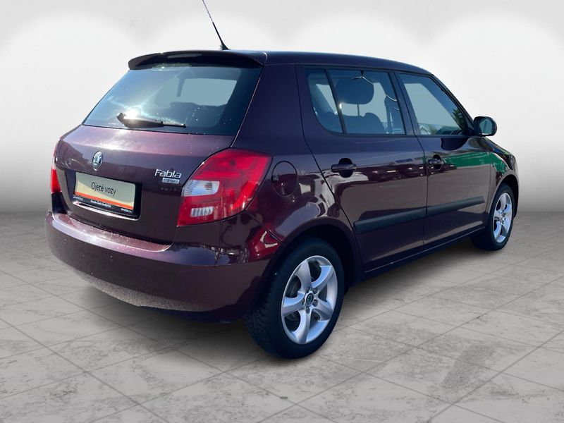Škoda Fabia 1.2 TSi ELEGANCE PLUS - fotka 2 z 24