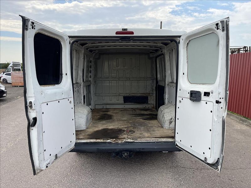 Fiat Ducato 2.2 JTD L1H1 NOVÉ PNEU VSTŘIKY - fotka 22 z 28