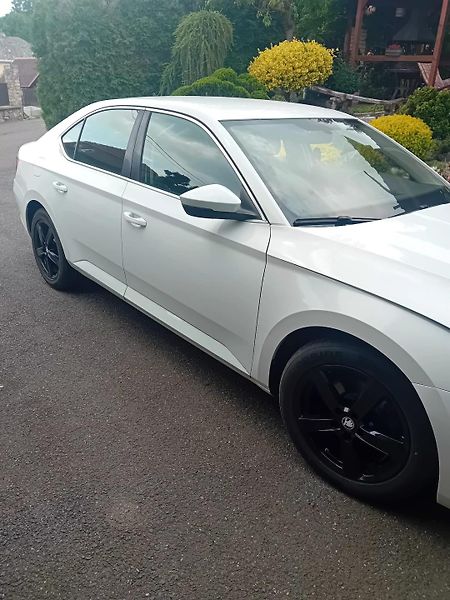 Škoda Superb 1.4 TSI DSG - fotka 3 z 8