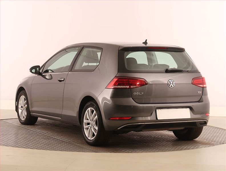 Volkswagen Golf (2017) 1.4 TSI, Automat, Navi - fotka 4 z 22