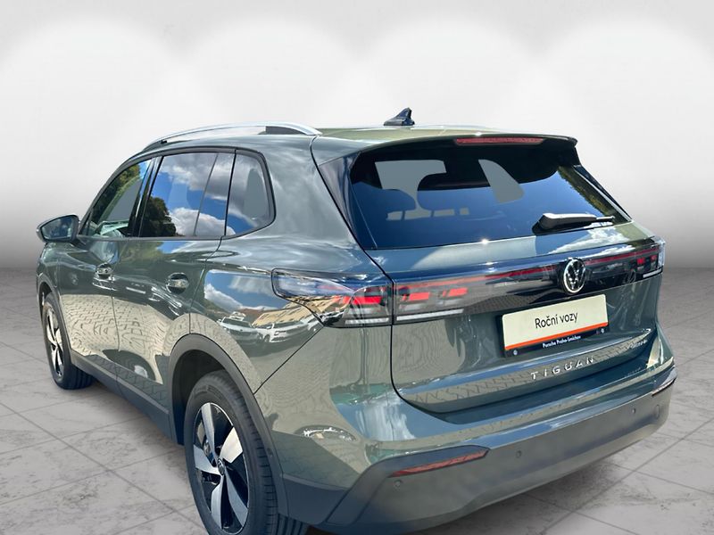 Volkswagen Tiguan People 1,5 TSI 150 kW eHybrid - fotka 4 z 24