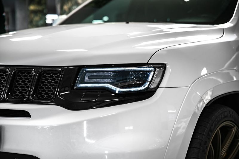 Jeep Grand Cherokee TrackHawk PANORAMA/KAMERA/H&K - fotka 7 z 26