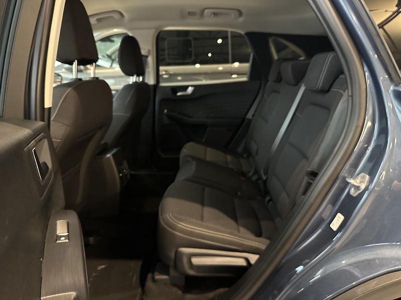 Ford Kuga Titanium 2.5i HEV 190k aut. - fotka 10 z 26