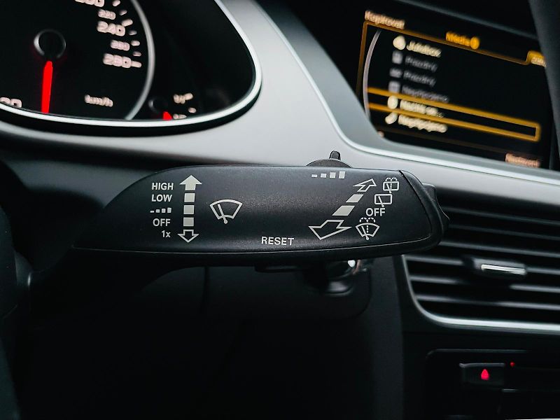 Audi A4 2.0TDI VÝHŘEV SENZORY SERVISKA - fotka 45 z 49