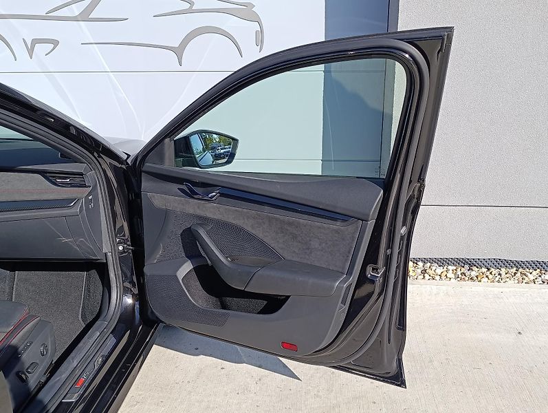 Škoda Octavia RS 2.0TSI 180kW ČR DPH - fotka 34 z 36