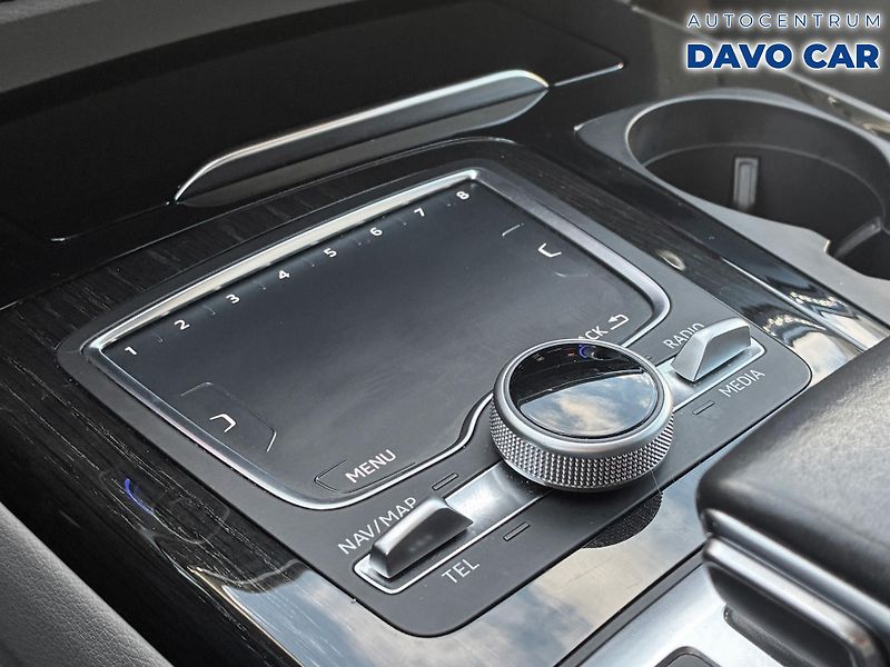 Audi Q7 3,0 TDI 200kW 4X4 360 BOSE Sof - fotka 28 z 36