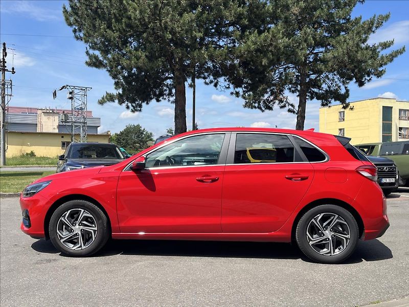 Hyundai i30 1,5 GDI  SMART NAVI 1maj ČR - fotka 8 z 21