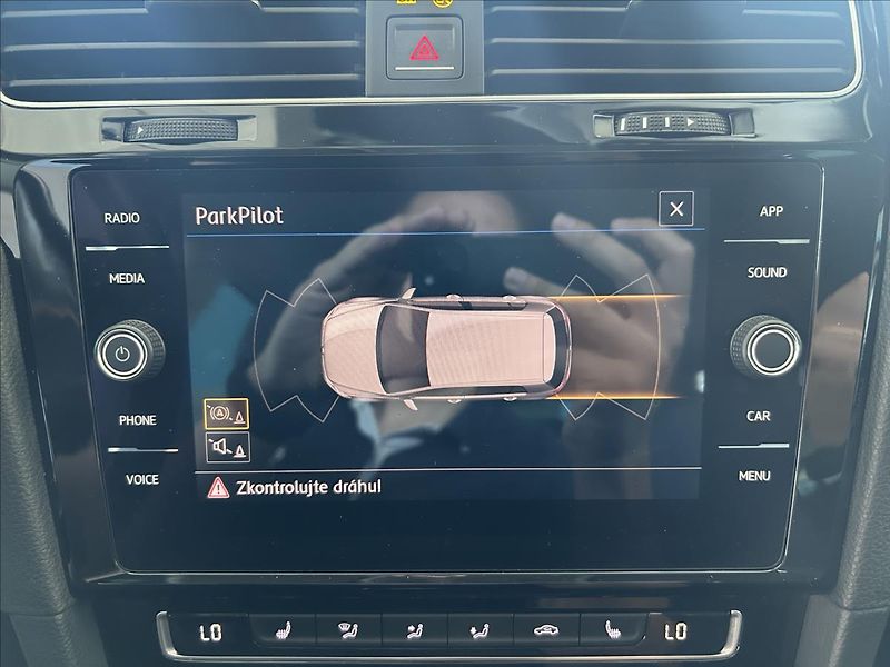 Volkswagen Golf 1,4   TSI 92kW,SOUND,SERVISKA - fotka 17 z 28