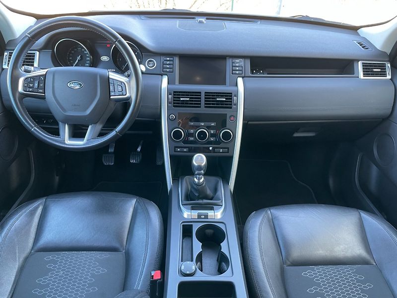 Land Rover Discovery Sport (2017) 2.0Td4 110kW HSE - fotka 12 z 29