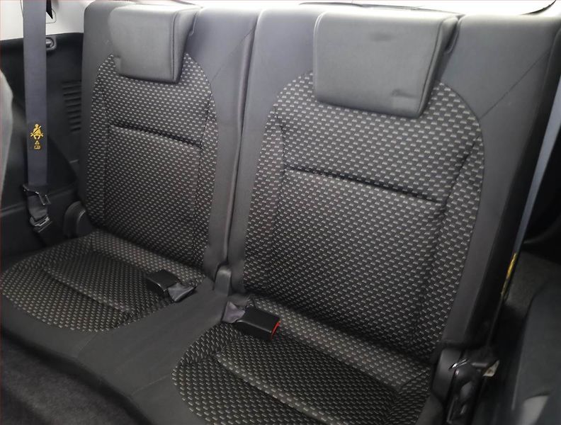 Nissan Qashqai (2009) 2.0 dCi, 7 míst, ČR,1.maj - fotka 14 z 17