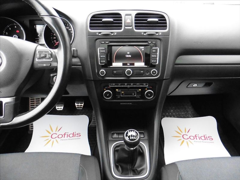 Volkswagen Golf 1.4 TSi Style Navi Xenon - fotka 11 z 14