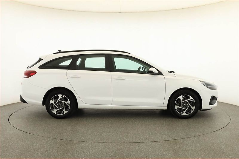 Hyundai i30 (2024) 1.0 T-GDI, ČR,1.maj - fotka 6 z 21