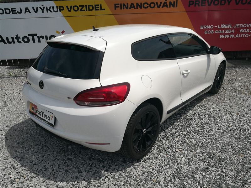 Volkswagen Scirocco 1,4 TSI aut.klima - fotka 3 z 15