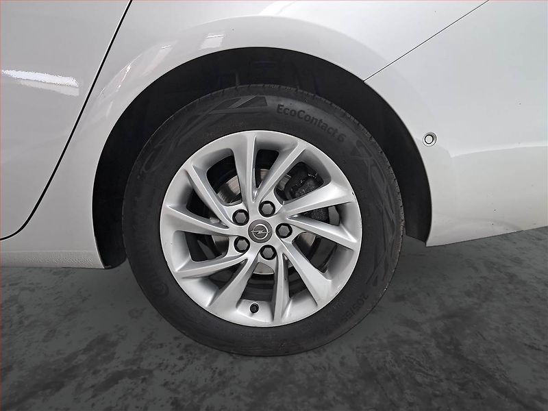 Opel Astra (2020) 1.5 CDTI, Kůže, Navi, Tempomat - fotka 15 z 19