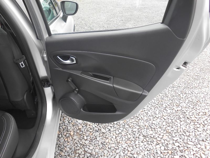 Renault Clio 0,9TCe,NAVI, CHROM, 65TKM - fotka 17 z 39