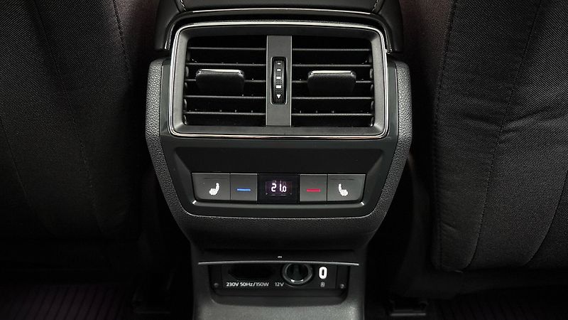 Škoda Karoq 2.0 TDI DSG 4x4 Style - fotka 21 z 29
