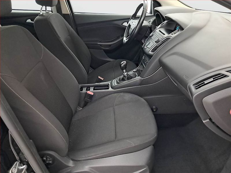 Ford Focus (2015) 1.0 EcoBoost, Serv.kniha - fotka 9 z 15
