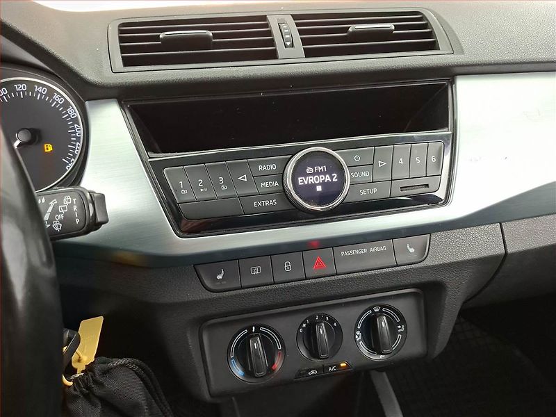 Škoda Fabia (2018) 1.0 TSI, Park. senzory - fotka 12 z 15
