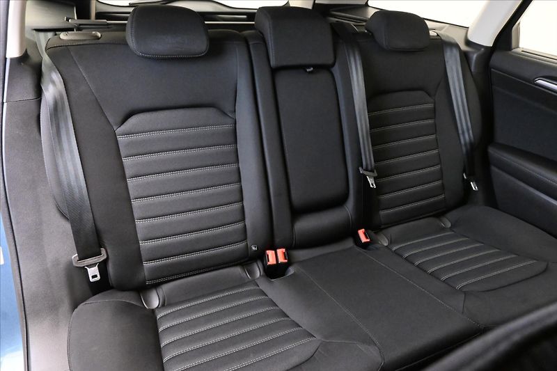 Ford Mondeo 2,0 TDCi 110 kW AT8 Titanium Z - fotka 30 z 33