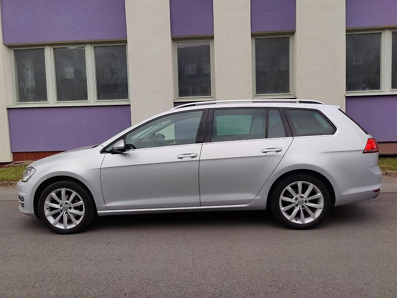 Volkswagen Golf 1,6 TDI Bluemotion /CEBIA - fotka 2 z 29