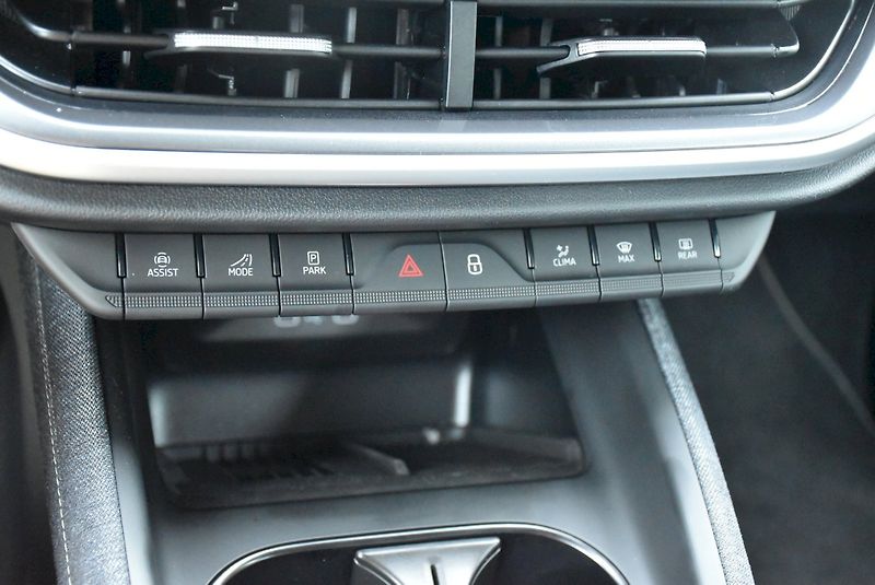 Škoda Elroq (2025) 60 Design paket LOFT 150kW - fotka 27 z 35