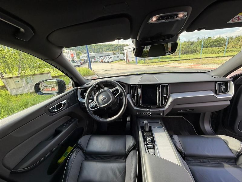 Volvo XC60 2,0 - fotka 20 z 62