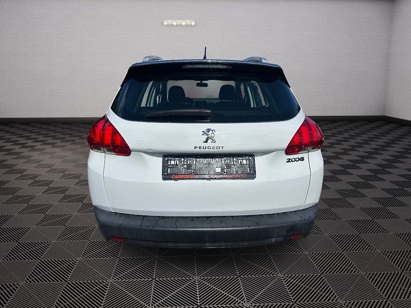 Peugeot 2008 (2014) 1.2T 60kw - fotka 6 z 22