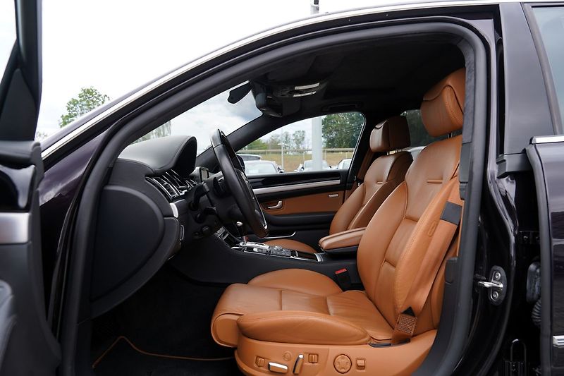 Audi A8 4.2 TDI Long,4x4 Exclusive - fotka 24 z 50