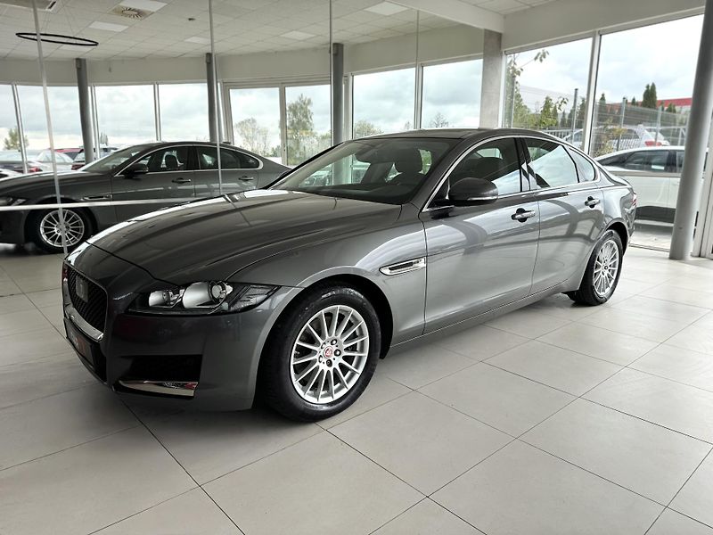 Jaguar XF 20d AUT*Panorama*Distronic - fotka 2 z 43